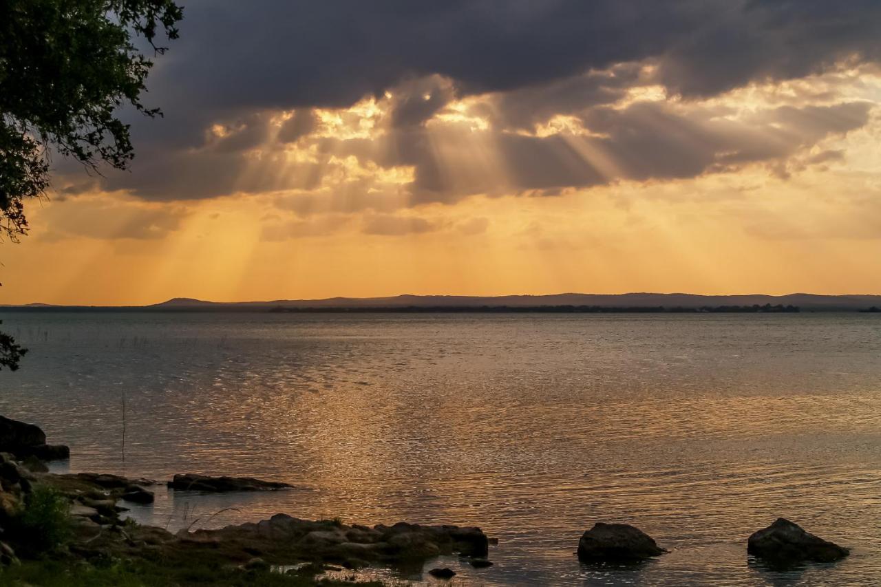 Вилла Seahorse Cove Buchanan Dam Экстерьер фото